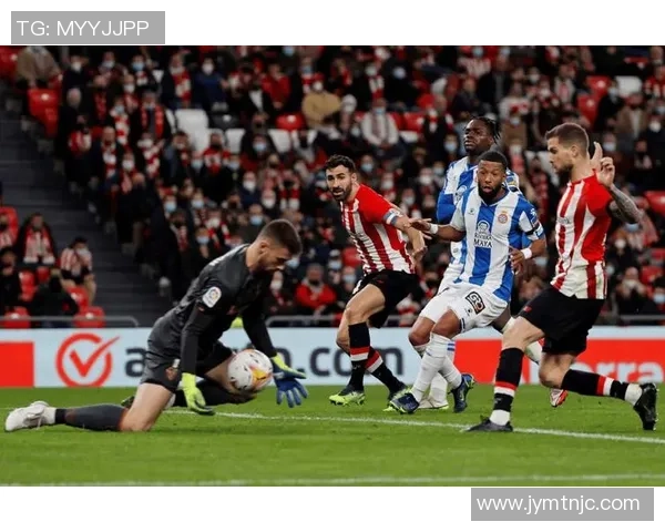 西超杯决赛巴萨与毕尔巴鄂竞技激战正酣争夺荣耀之巅